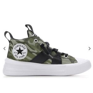 Converse camo high tops Little kids sz 12